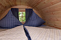 Doppelbett im Campingfass