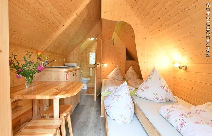 Waldcamping Sonnenhof Brombachsee 0619 © Foto Dirk Holst DH STUDIO KÖLN, H a u p t s t r.  2 3 9,  5 1 1 4 3  K ö l n, V e r ö f f e n t l i c h u n g  n u r  m i t  H o n o r a r   n a c h   M F  M o d e r B V P A,  m i t  N a m e n s n e n n u n g   u n d  B e  l e g e x em p l a r,  B a n k v e r b i n d u n g,  K r e i s s p a r k a s s e  K o e l n,  B L Z  3 7 0  5 0 2  9 9,  K o n t o  9 6 1 4 0